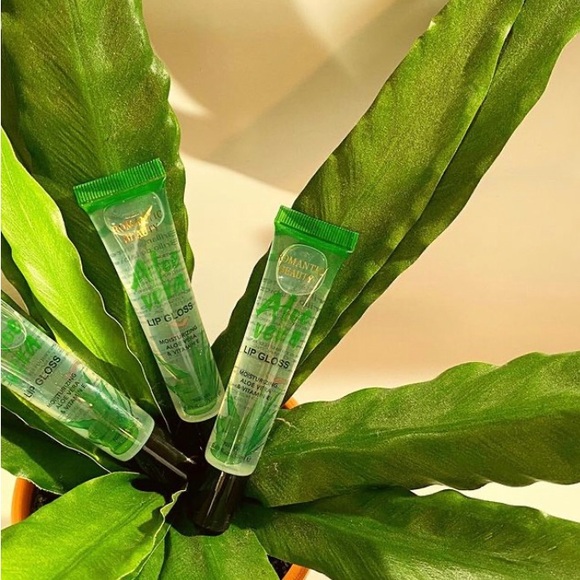 Romantic Beauty Aloe Vera Lip Gloss - Picture 2 of 5
